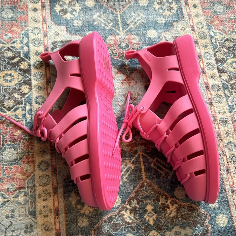 Melissa match sneaker